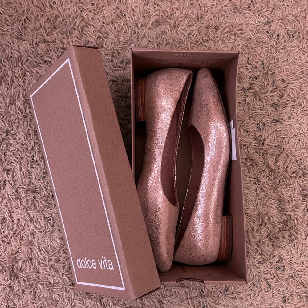 Dolce Vita, gold shoes, size 9.5
